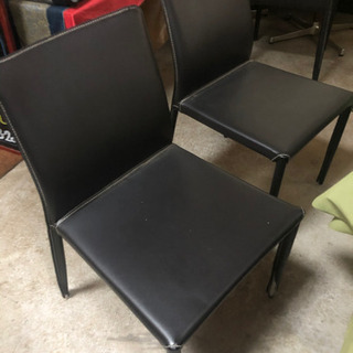 黒の椅子