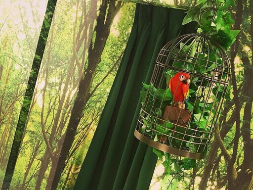 オリジナルのアンティーク調鳥かご\u0026鳥のオブジェ×2　アイアン素材 グリーン　自宅や店舗、カフェに癒しを　　　　　検 インテリア インコ バードゲージ ヴィンテージ レトロ 北欧風 カフェ風 天井ライト 森林 造花 観葉植物