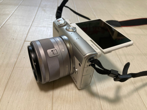 ミラーレス一眼 Canon EOS M100