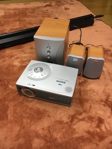サンヨー　プロジェクター　スクリーン　スピーカー　セット