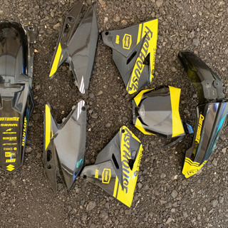スズキ　RM250 RM125 ポリスポーツ　リスタイルキット　中古