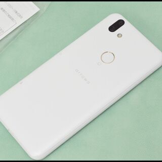 未使用 SIMフリー arrows M05 ホワイト 白 アローズ 富士通 FUJITSU