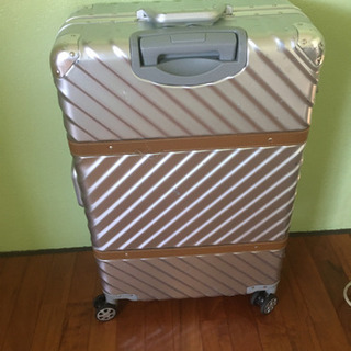 スーツケース　最大サイズ　TSAロック