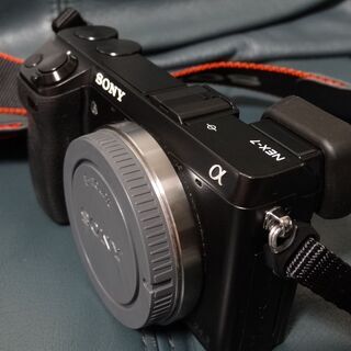 ソニーのミラーレス一眼カメラnex-7 本体 シャッター回数3150回 - カメラ