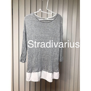 【Stradivarius】フリルがポイント　グレーのカットソー...