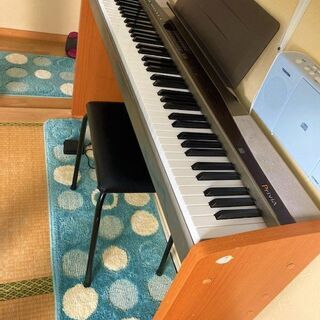 ☆お取引中・美品!!CASIOの電子ピアノ「Privia」PX-500L・内臓80