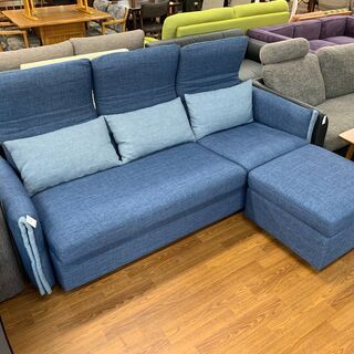 3人掛けソファー ブルー オットマン付き ヘッドレスト可変式 売場展開