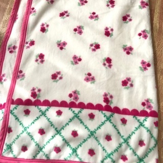 白×ピンク花柄　ジュニア毛布　未使用品