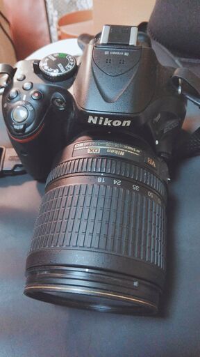 【美品】Nikon デジタルカメラ D5200 ズームレンズ18-105mm f/3.5-5.6 バリアングル液晶 予備バッテリー2個 16GBSDカード付（全国ゆうパックで送付）