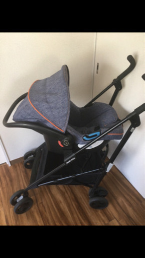 チャイルドシート付きベビーカー　トラベルシステム