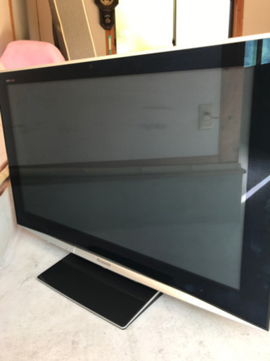 美品46型プラズマテレビです。