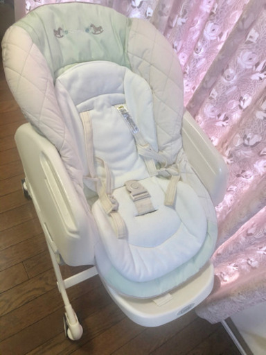 combi ネムリラエッグショック　バウンサー　テーブル付　ハイローベッド\u0026チェア
