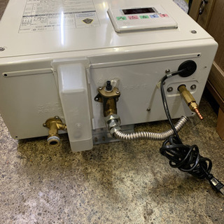 □コロナ壁掛け式石油小形給湯器UIB-AG47Xボイラー □コロナ壁掛け式石油小形給湯器UIB-AG47Xボイラー