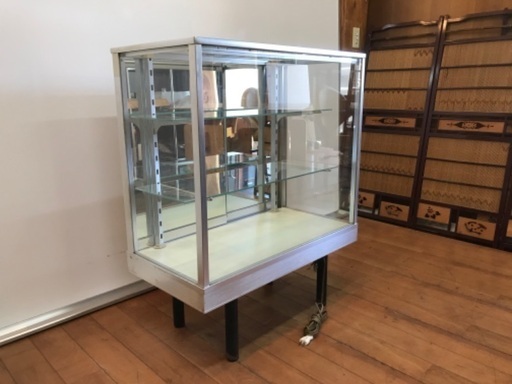 アルミ製 ガラスショーケース 照明付き 背面ミラーガラス 後ろ扉 店舗 横75cm 展示