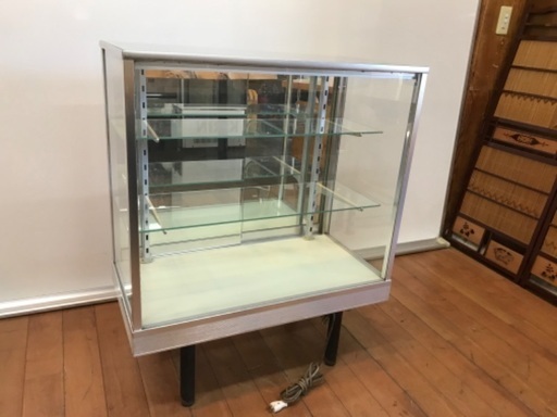 アルミ製 ガラスショーケース 照明付き 背面ミラーガラス 後ろ扉 店舗 横75cm 展示