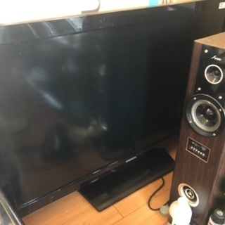 ① テレビ40インチ