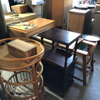 家具大量にあります。家具屋在庫品の未使用品など、綺麗なもの