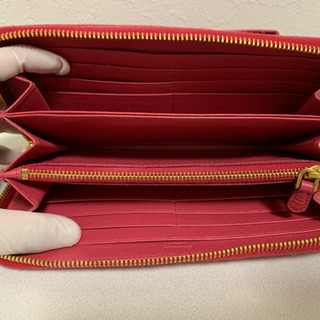 PRADA（プラダ）長財布