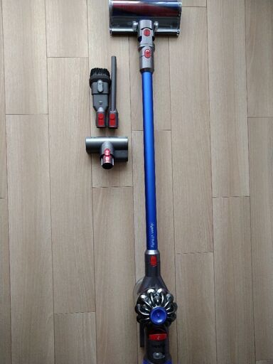 ダイソンコードレスクリーナーdyson v7fluffy