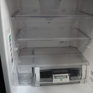 2013年製　日立（HITACHI)　３ドア冷凍冷蔵庫　R-S270DMV　自動製氷付き　265L　
