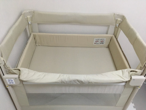 美品 ココネル たためるベビーベッド アップリカ 66041 Aprica