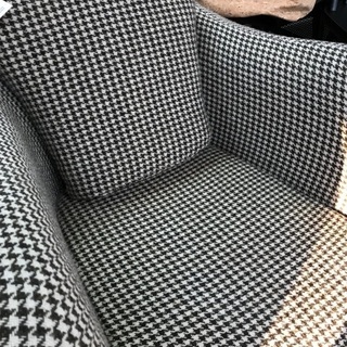 IDEE 1人掛けのソファー 格子柄のチェックカラー