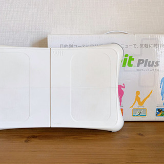 【ネット決済】Wii Fit plus (本体＋カセット付き)