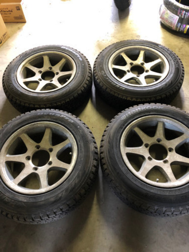 ジムニー スタッドレスタイヤホイール ４本175/80R16 JB64 JB23 JA22 JA11 SJ30