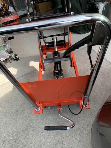 滋賀県のその他 値下げしました。 リフトテーブル 台車 350kg 最高位 
