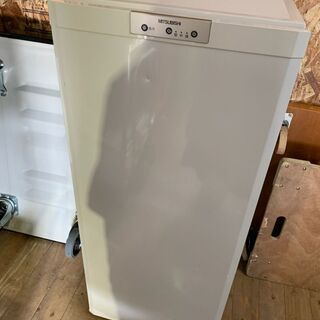 JH01008/MISTUBISHI/ノンフロン冷凍庫/121L...