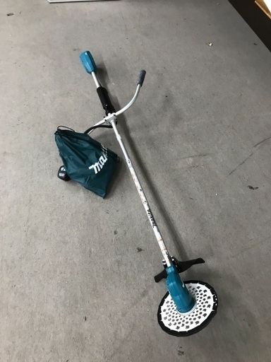 綺麗な状態です！makita 充電式草芝刈り機 MUR185UDRJ 充電器 説明書付き
