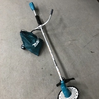 綺麗な状態です！makita 充電式草芝刈り機 MUR185UDRJ 充電器 説明書付き 綺麗な状態です！makita 充電式草芝刈り機 MUR185UDRJ 充電器 説明書