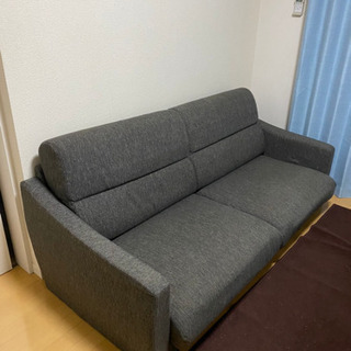 ソファーとテーブル