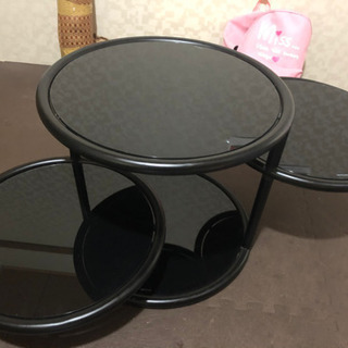 円型強化ガラス　黒いサイドテーブル　4段