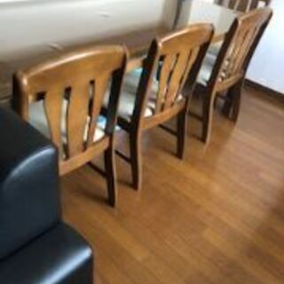 ダイニングテーブル(イス4つ付) | energysource.com.br