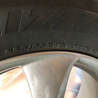 美品　スタッドレスタイヤ４本セット