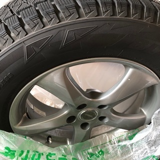 美品　スタッドレスタイヤ４本セット