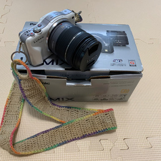 【特価】ミラーレスデジタルカメラ