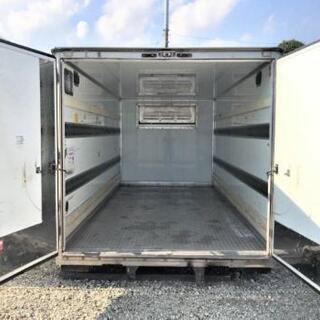 新品の鍵付き】【床はアルミ縞板】【3t車でも配送可】保冷コンテナ