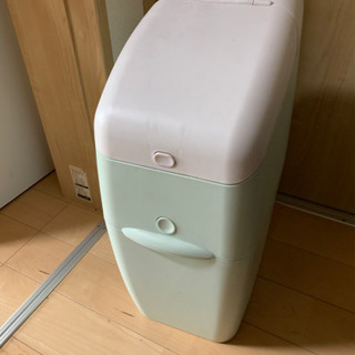 【決まりました】アップリカ オムツゴミ箱