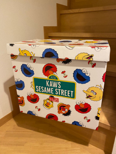 KAWS x SESAME STREET x UNIQLO トイコンプリートボックス