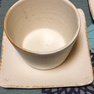 丸鉢と角皿　¥500-‼️