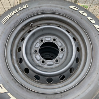 ハイエース　タイヤ　4本セット