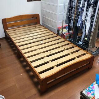 シングルベッド　　木製　　取引中です。