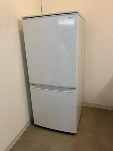 SHARP 冷蔵庫　SJ-D14D 美品！