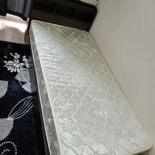 シングルベッド