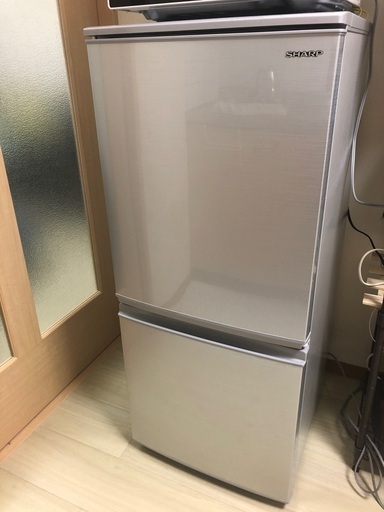 シャープ　冷蔵庫　137L　2019年製