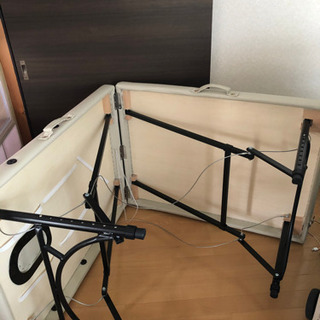 折りたたみマッサージ用ベッドと、カバー（終了）