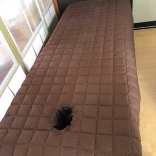折りたたみマッサージ用ベッドと、カバー（終了）