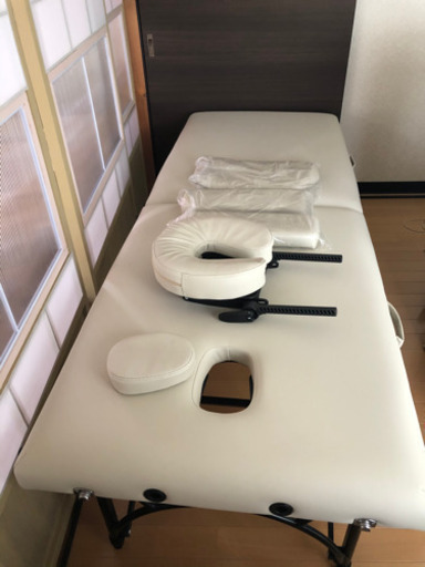 折りたたみマッサージ用ベッドと、カバー（終了）